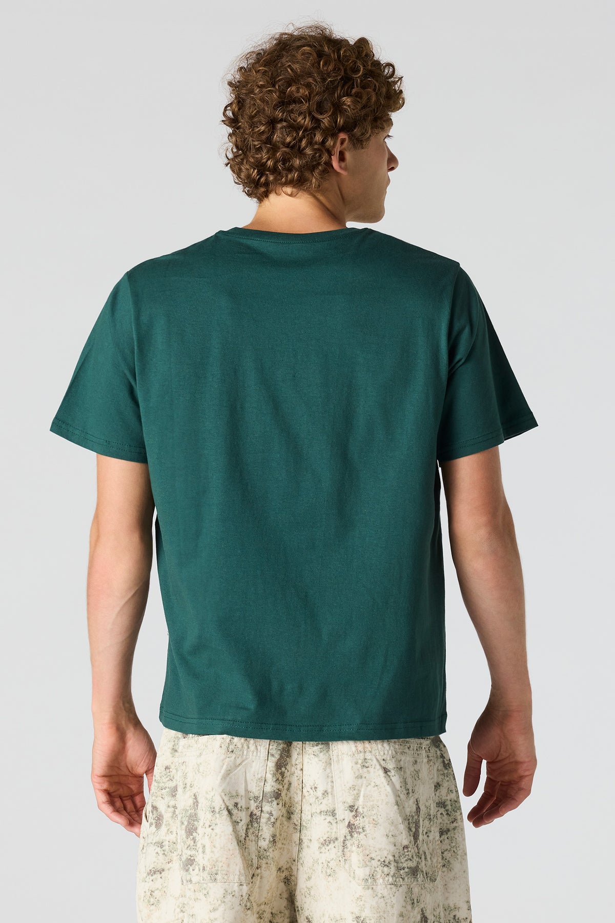 Alt View 2. Graphic T-Shirt - Hunter Green
