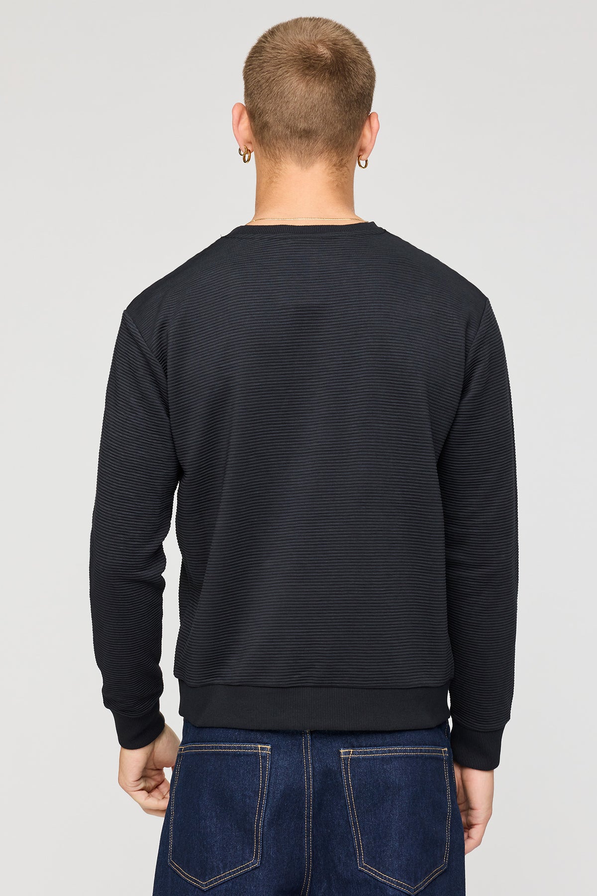 Vue alternative 2. Haut en tricot côtelé à manches longues