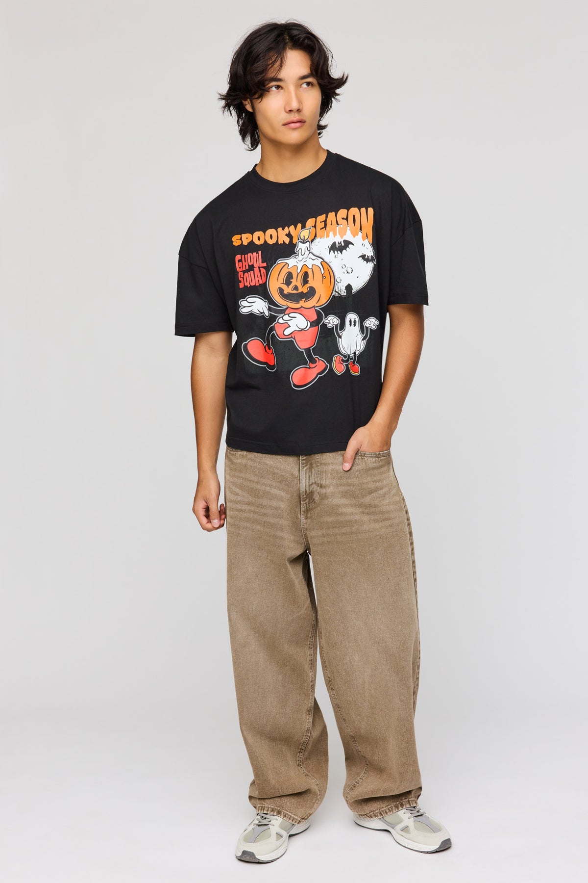 Alt View 3. Spooky Season Graphic Boxy T-Shirt - Black