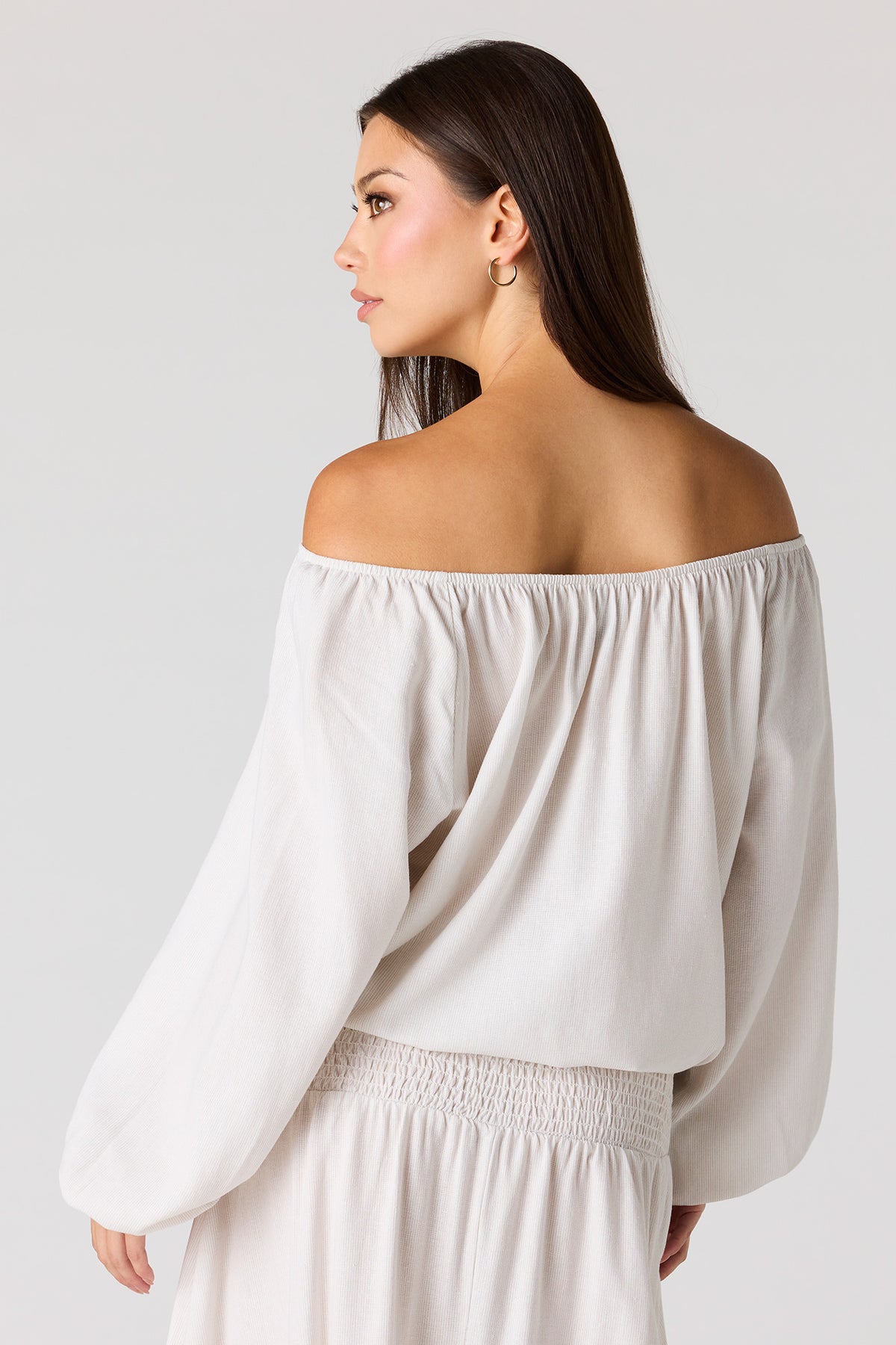 Alt View 2. Linen-Blend Off Shoulder Blouse - White