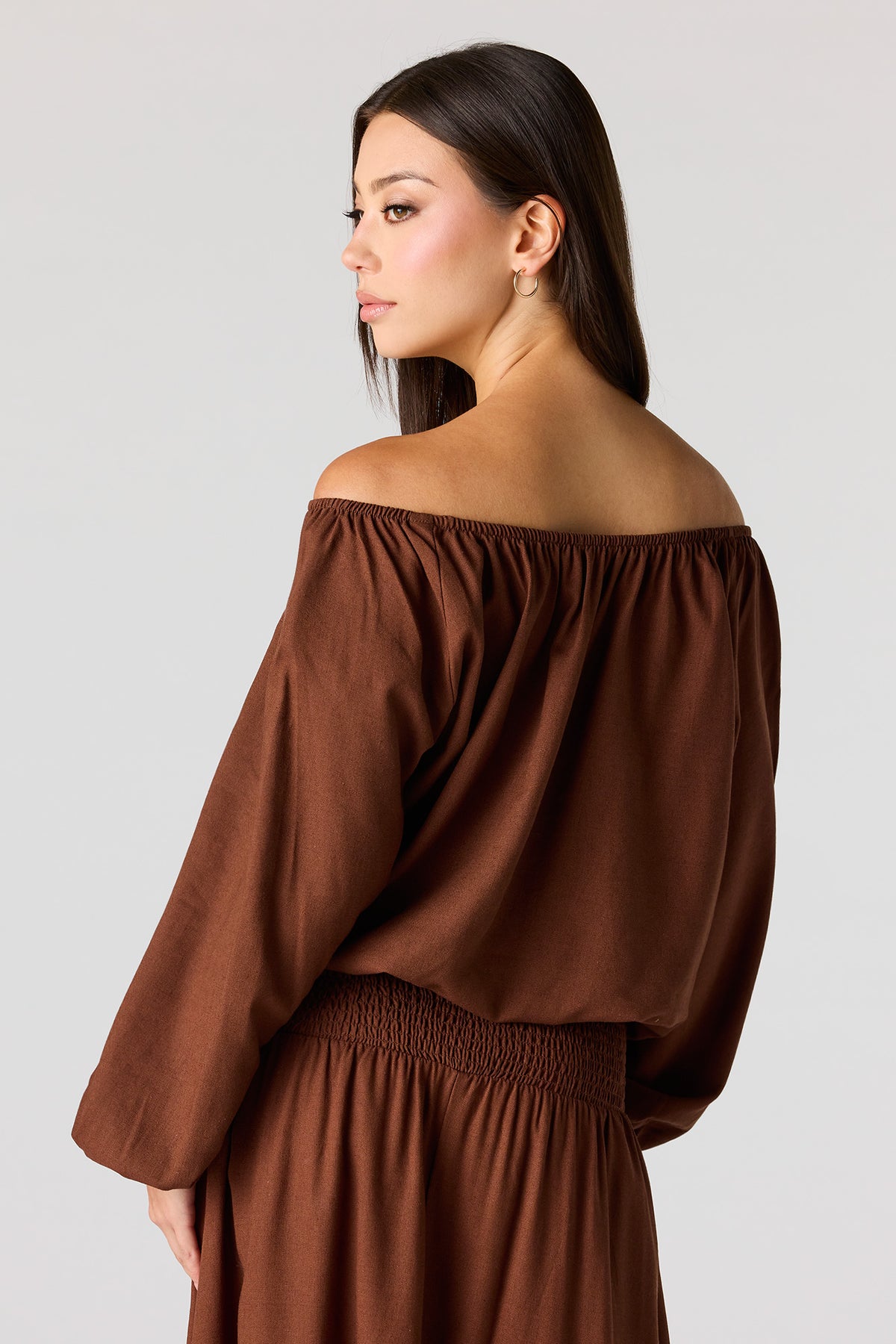 Alt View 2. Linen-Blend Off Shoulder Blouse - Brown