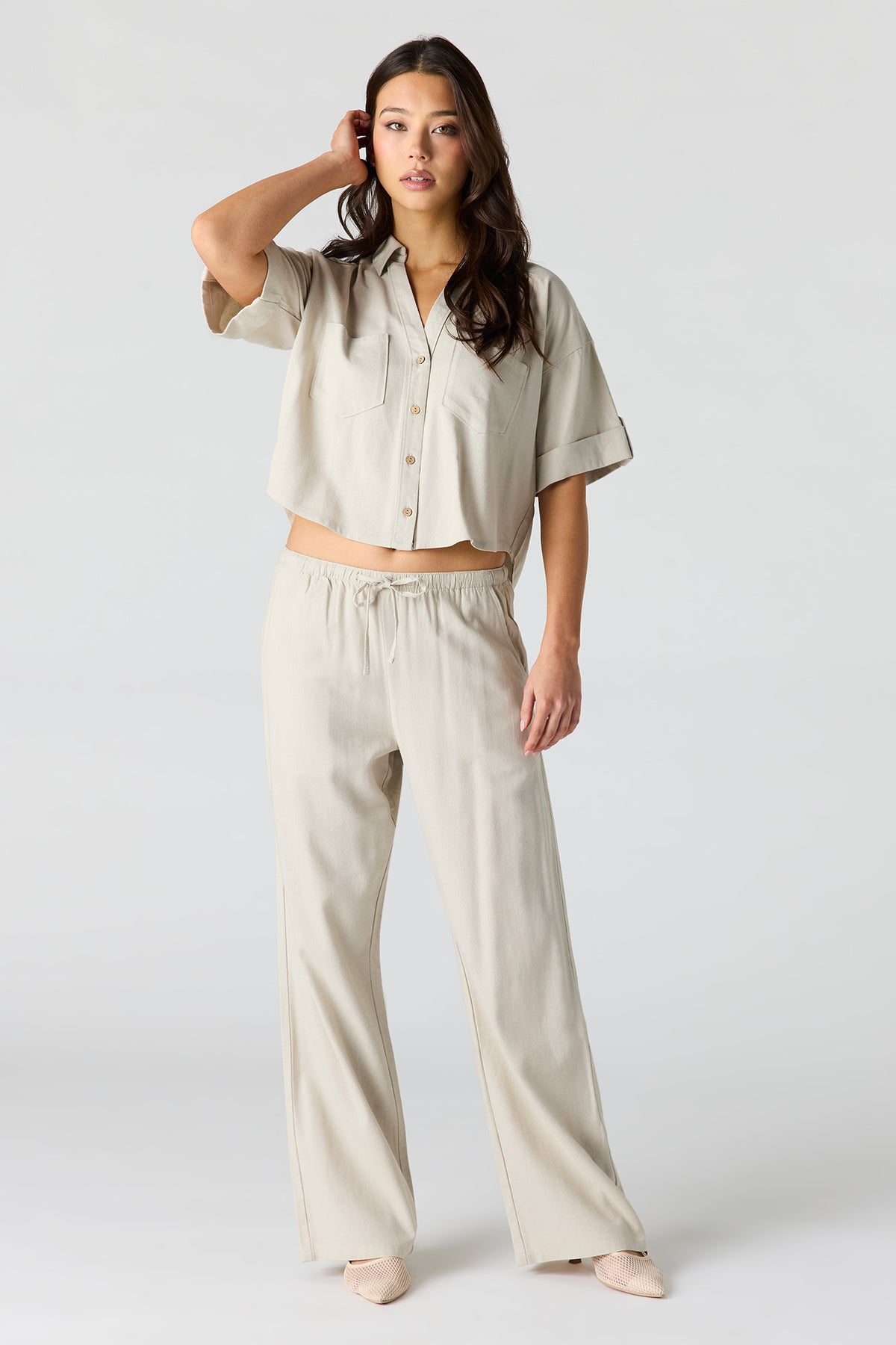 Alt View 3. Linen-Blend Button-Up Collared Crop Top - Off White
