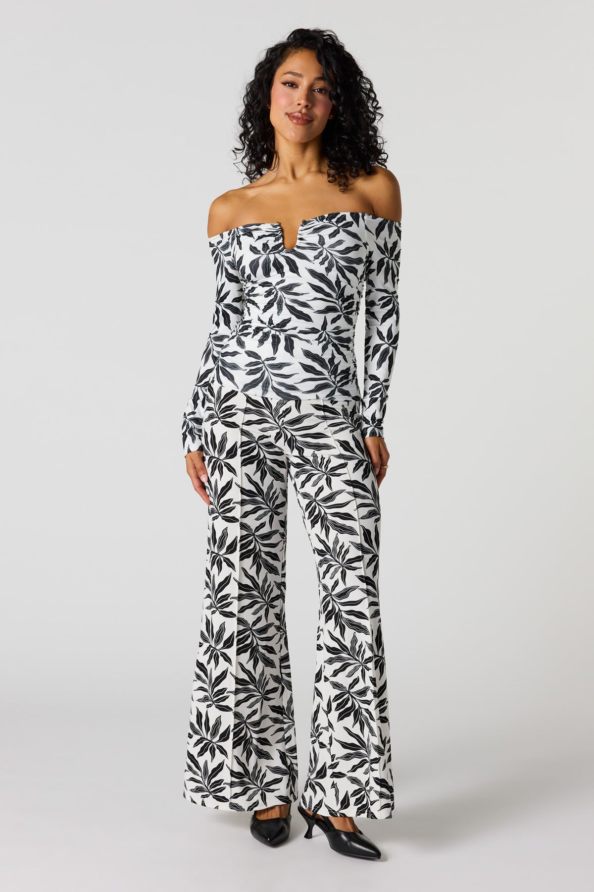 Alt View 3. Contour Metal Accent Off-Shoulder Top - Black with White