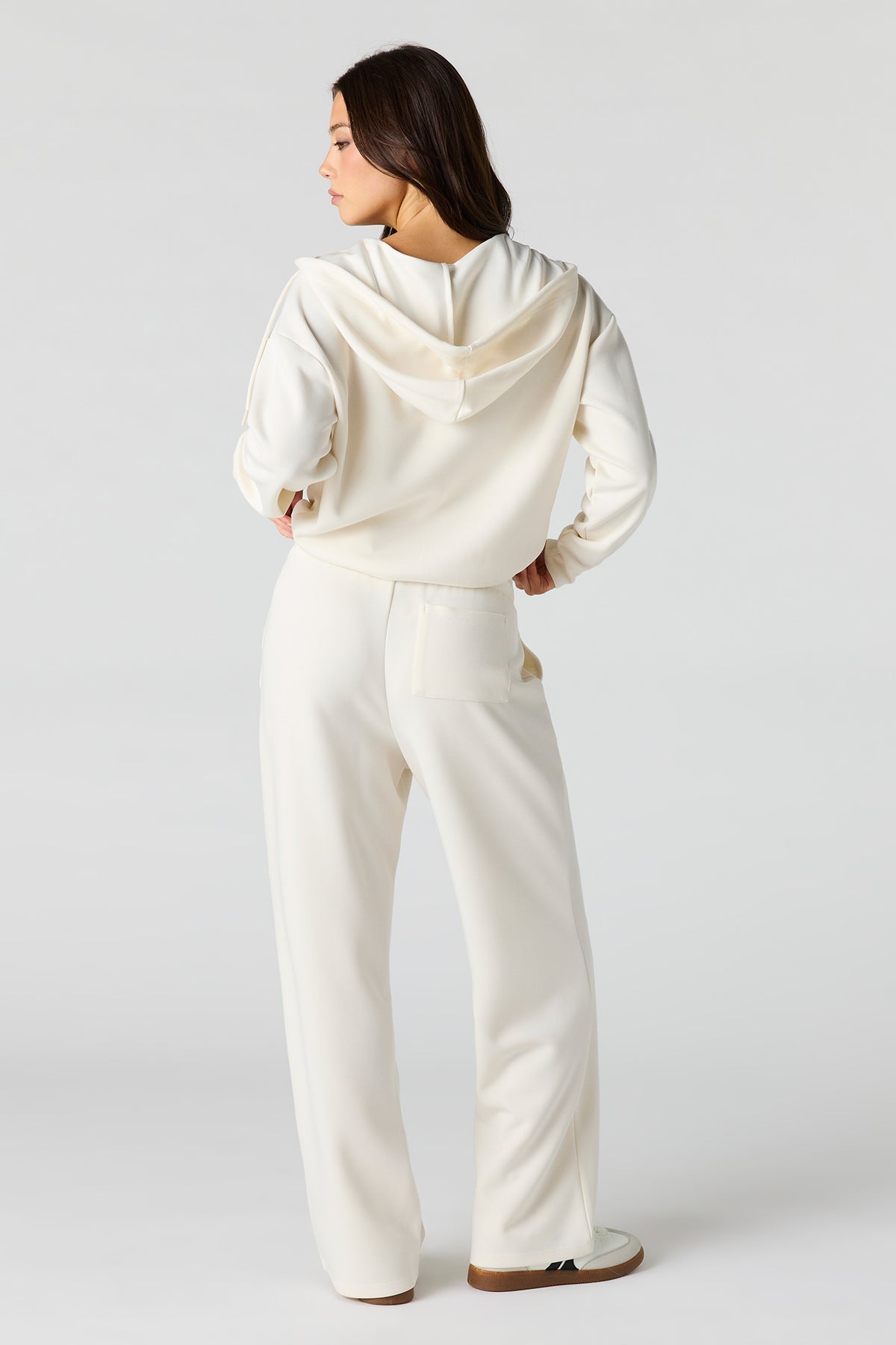 Alt View 3. Scuba Sweatpant - White