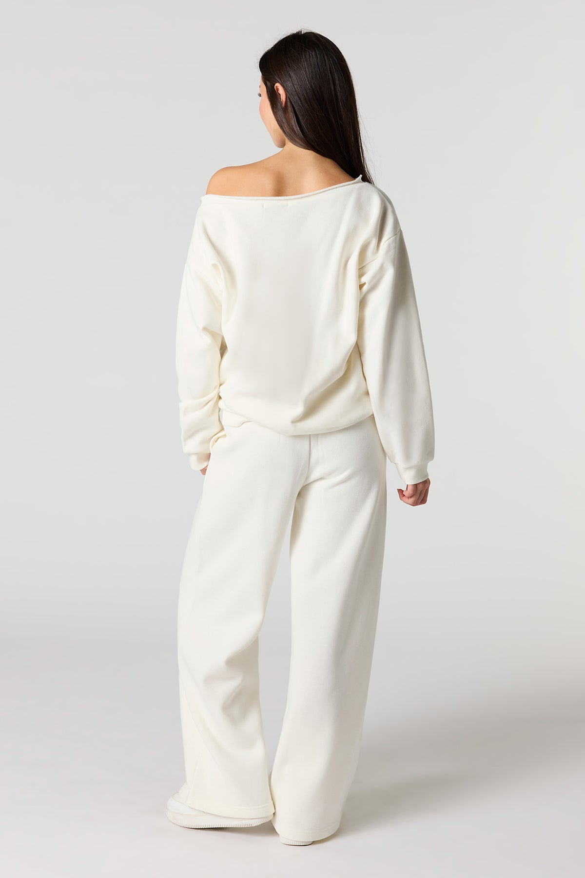 Alt View 3. Wide Leg Fleece Sweatpant - White