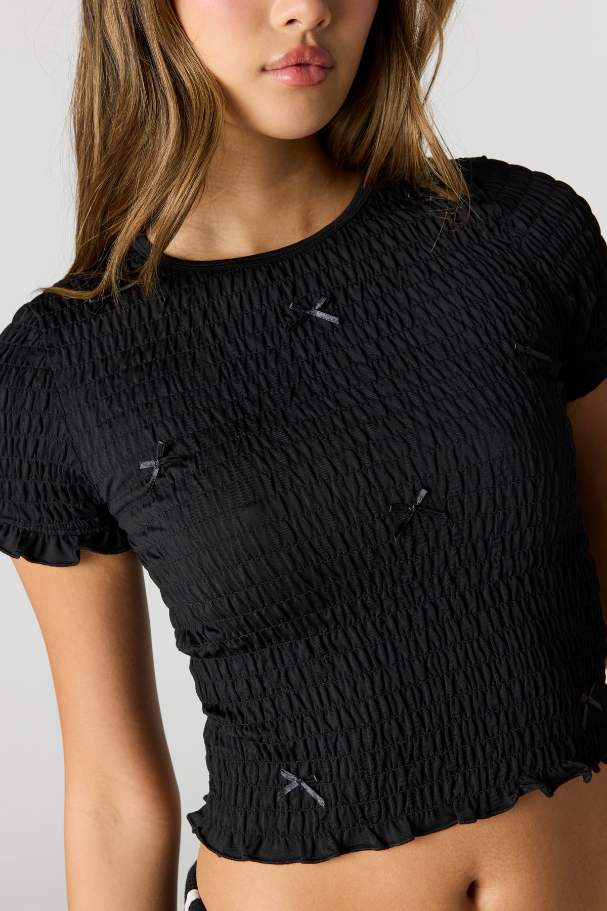 Alt View 4. Smocked Bow Detail T-Shirt - Black