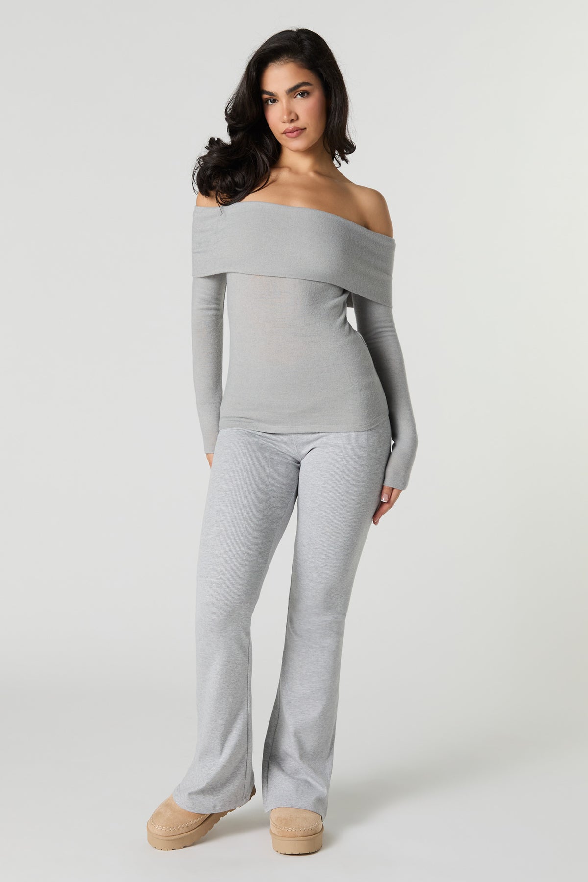 Vue alternative 3. Haut en tricot à manche longue et épaule dégagée