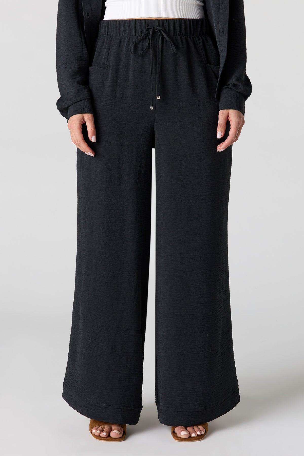 Vue alternative 2. Pantalon fluide à jambe large