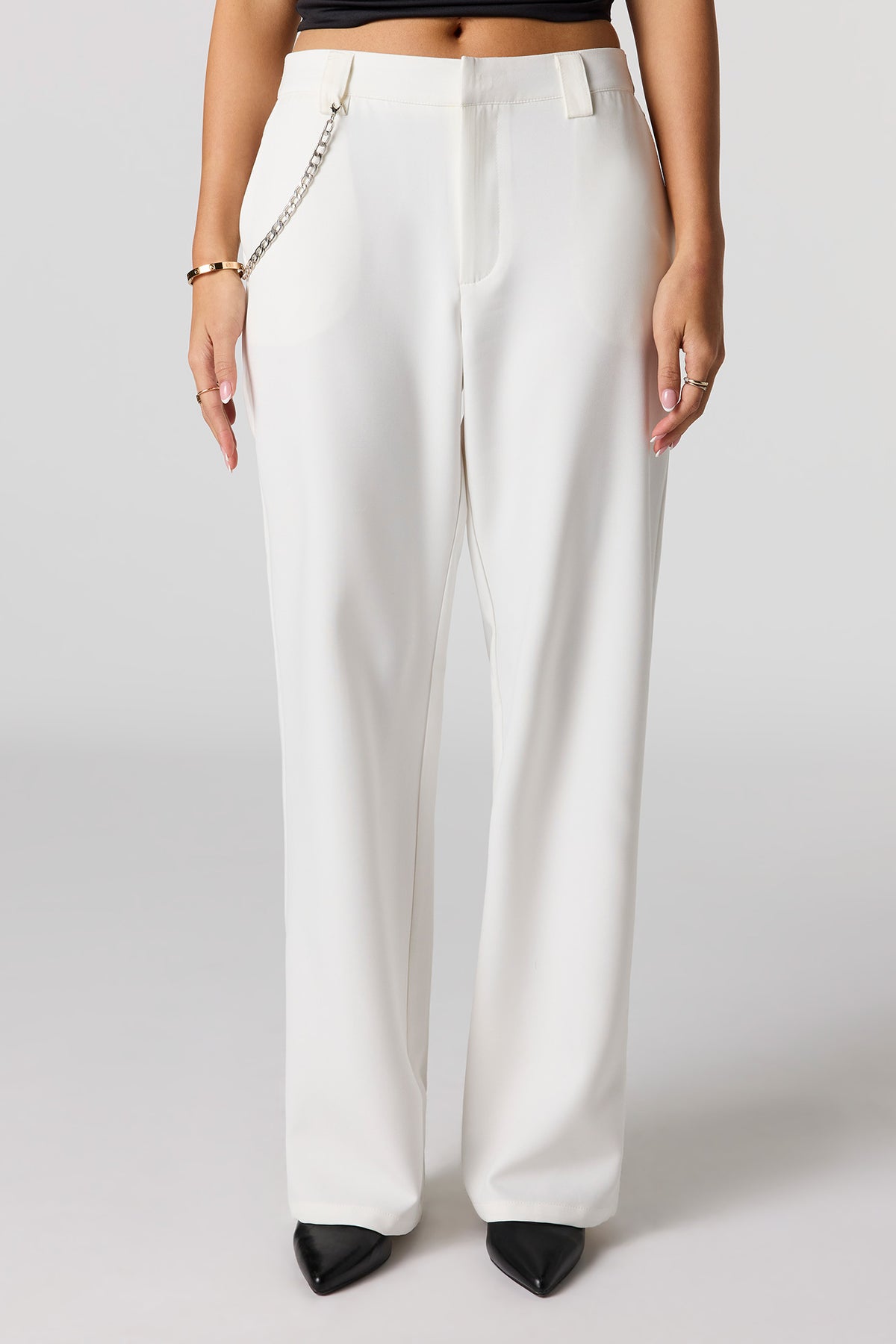 Vue alternative 2. Pantalon habillé à taille basse avec chaîne