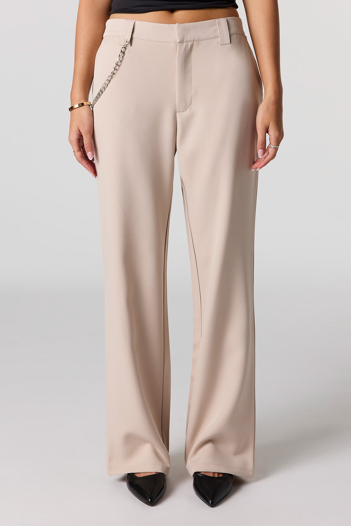 Vue alternative 2. Pantalon habillé à taille basse avec chaîne