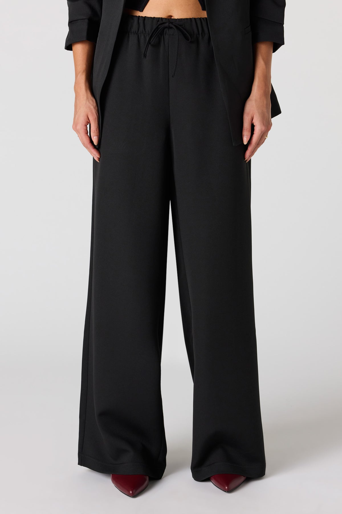 Vue alternative 2. Pantalon habillé en crêpe à jambe large