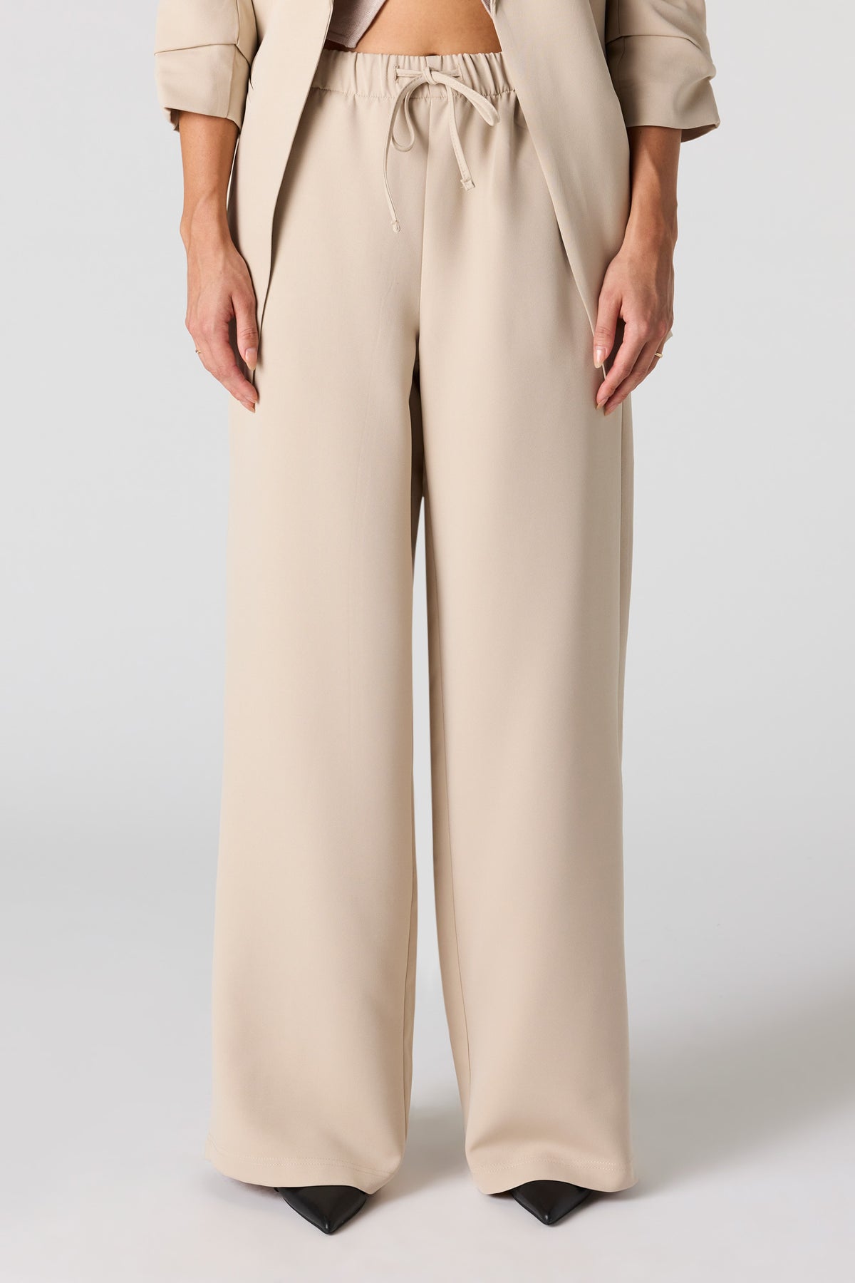 Vue alternative 2. Pantalon habillé en crêpe à jambe large