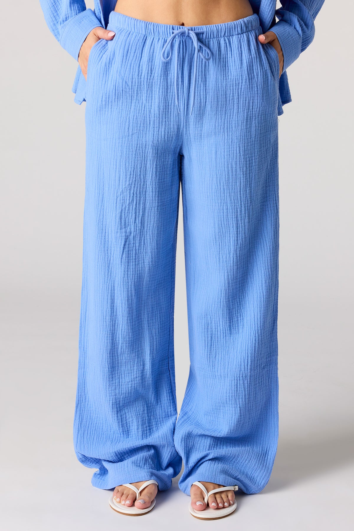 Vue alternative 2. Pantalon froissé à taille couilissante