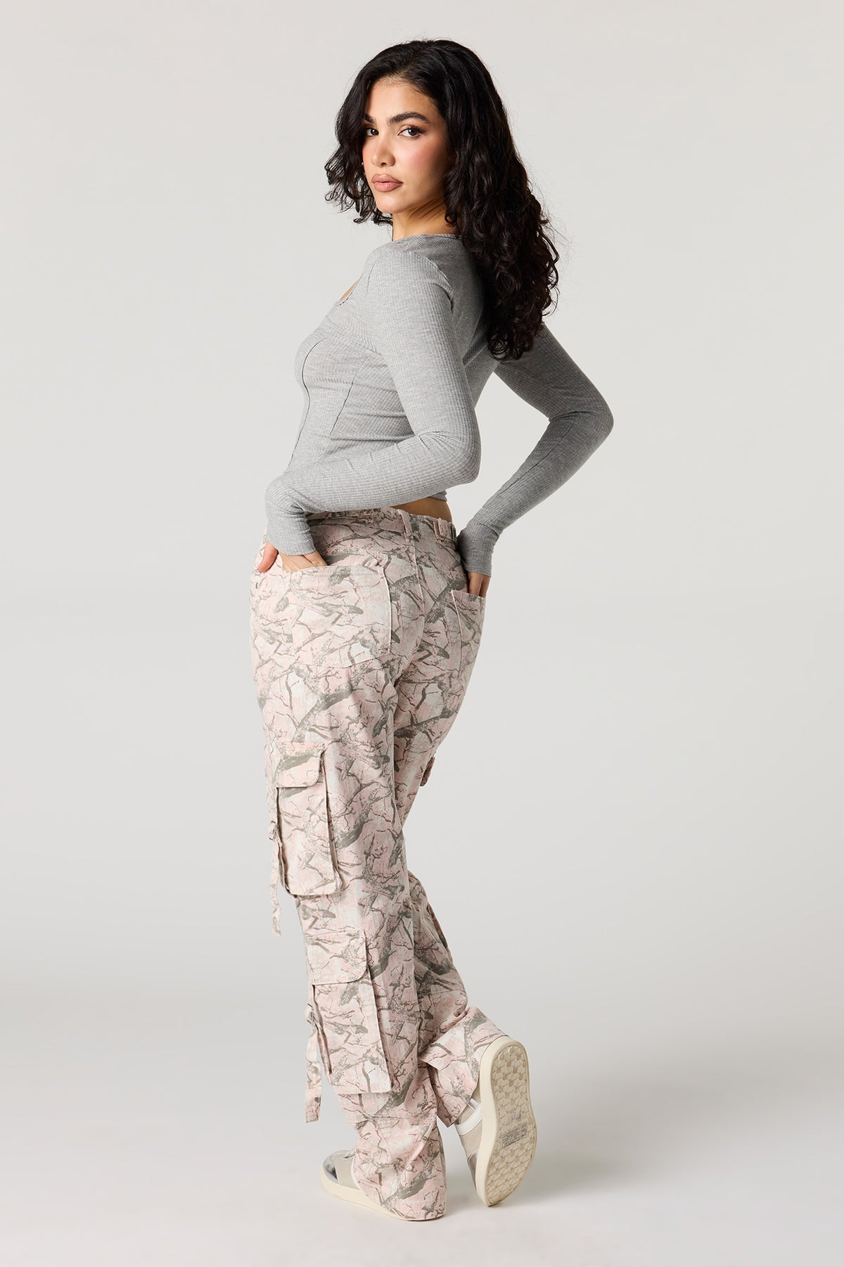 Vue alternative 3. Pantalon cargo avec poches multiples