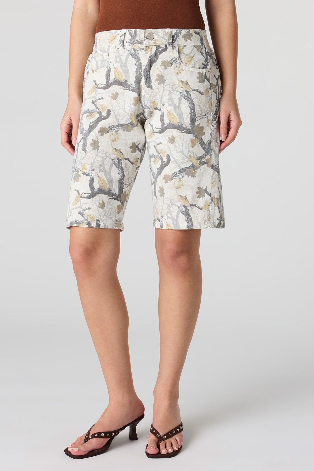 Alt View 2. Bermuda Short - Off White