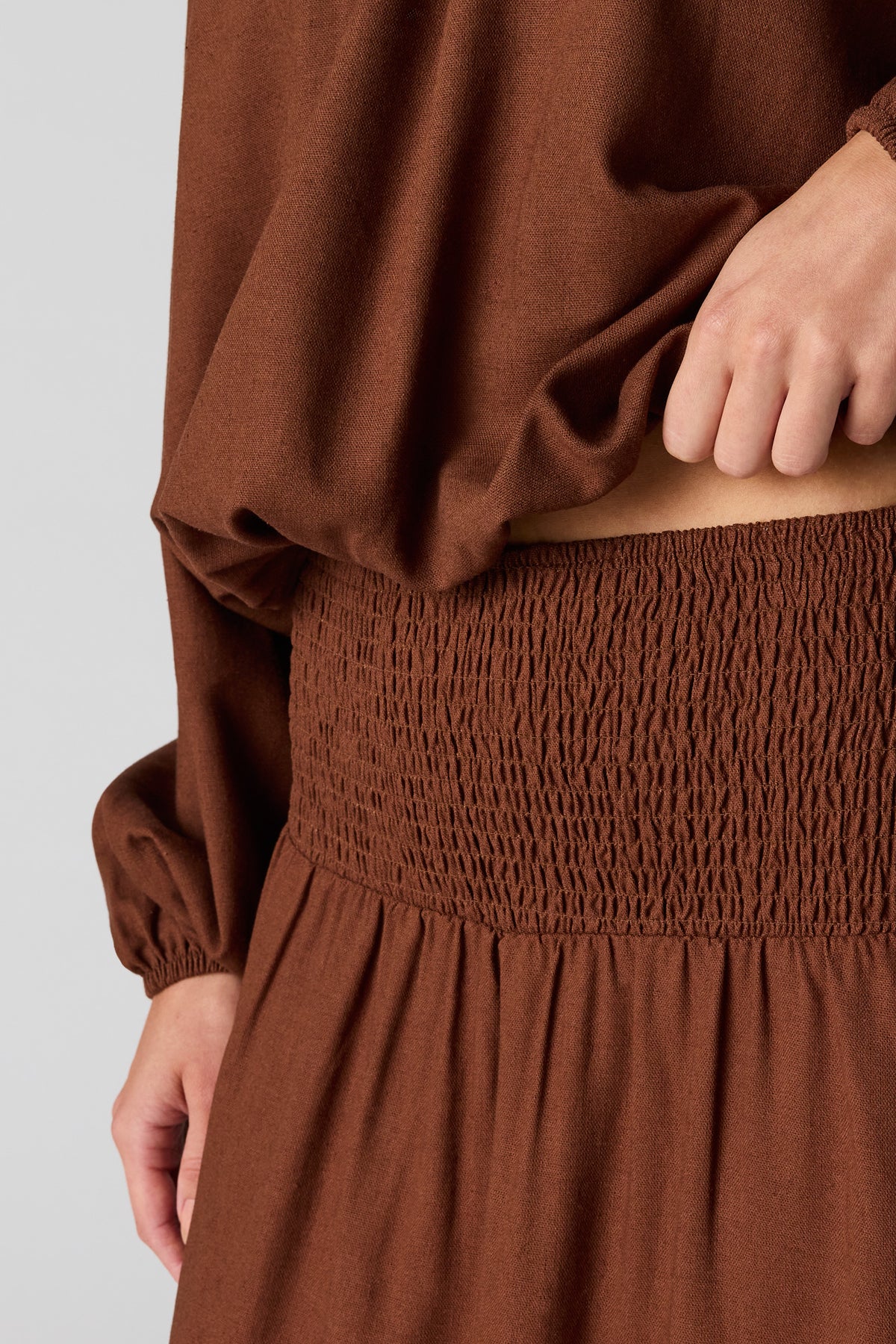 Alt View 4. Linen-Blend Maxi Skirt - Brown