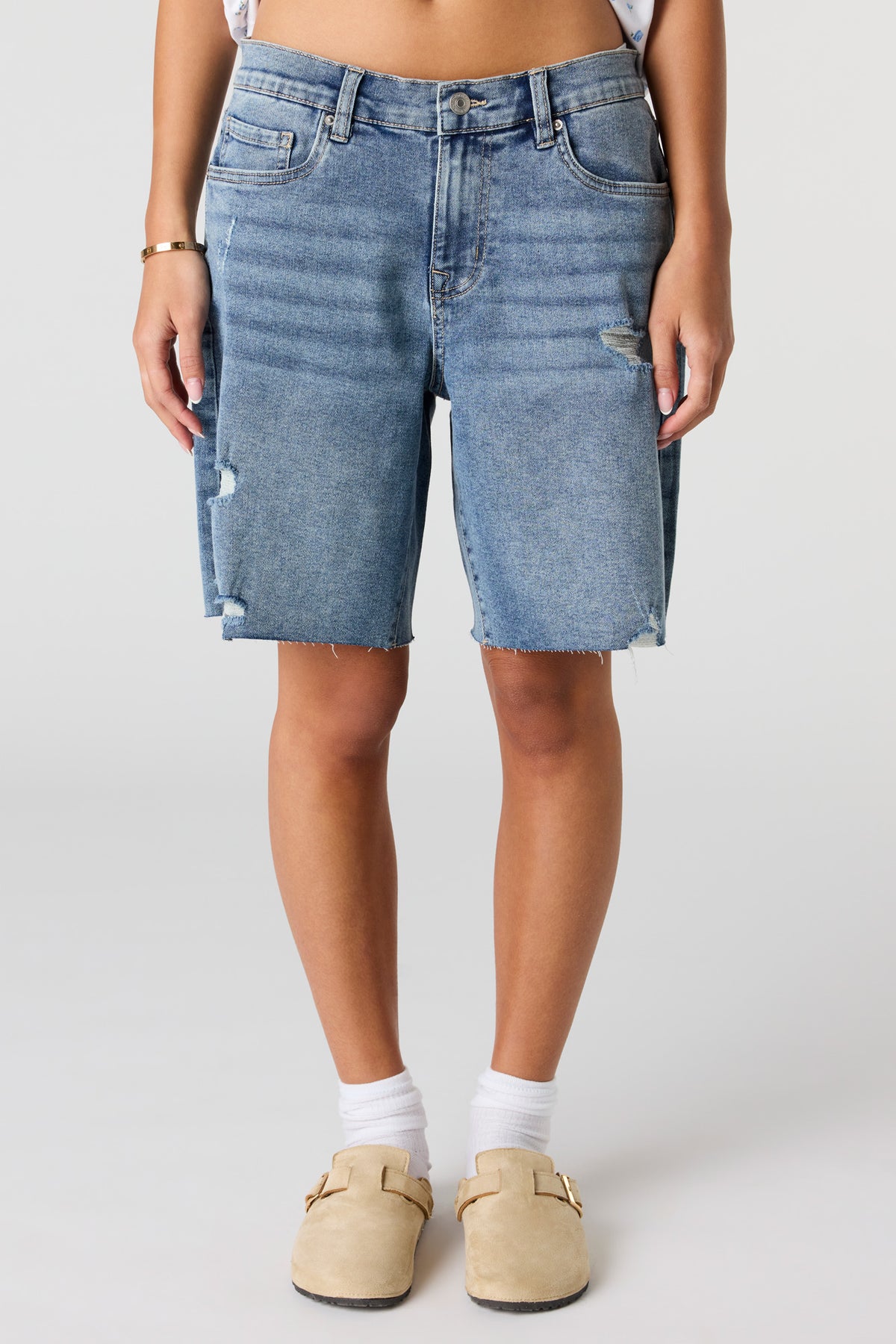 Vue alternative 2. Bermuda en denim à taille basse