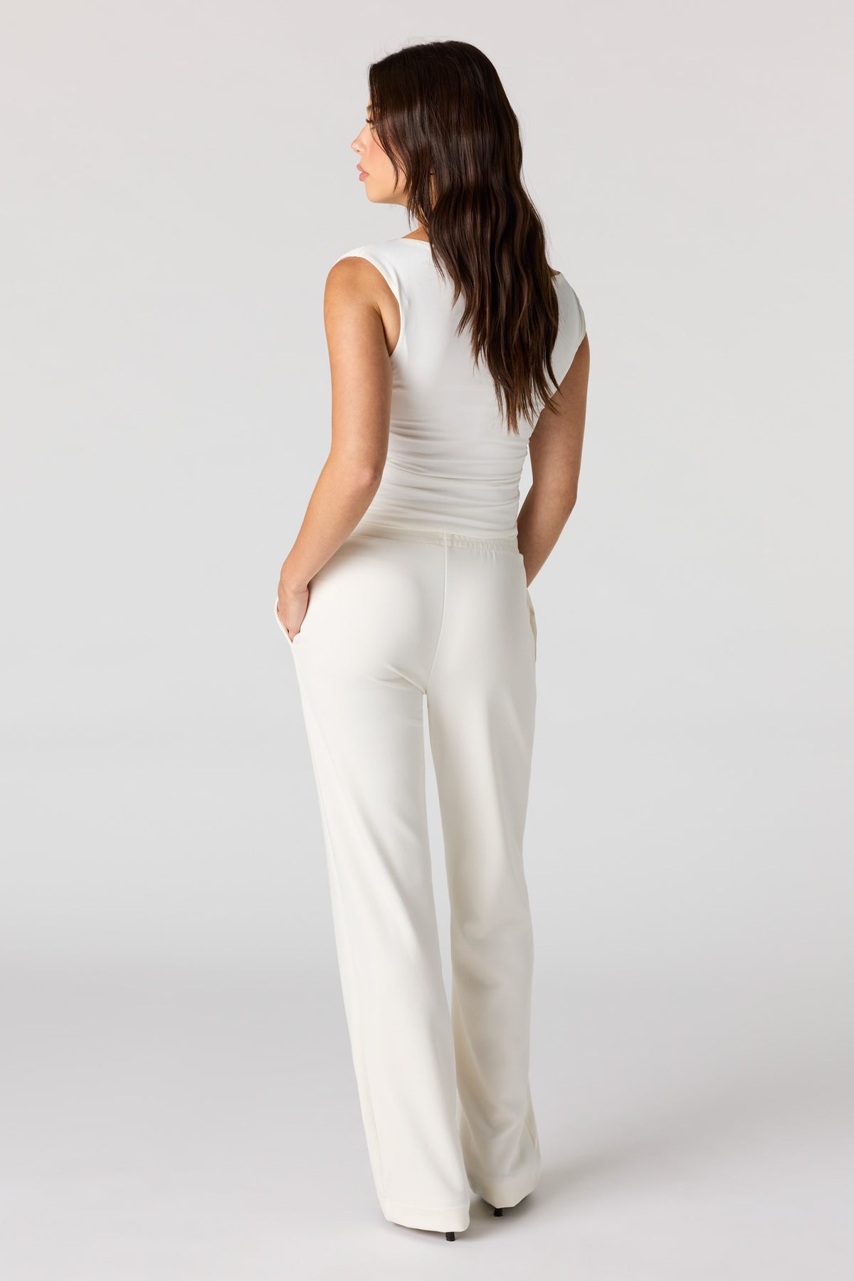 Vue alternative 3. Pantalon habillé à jambe large et taille coulissante
