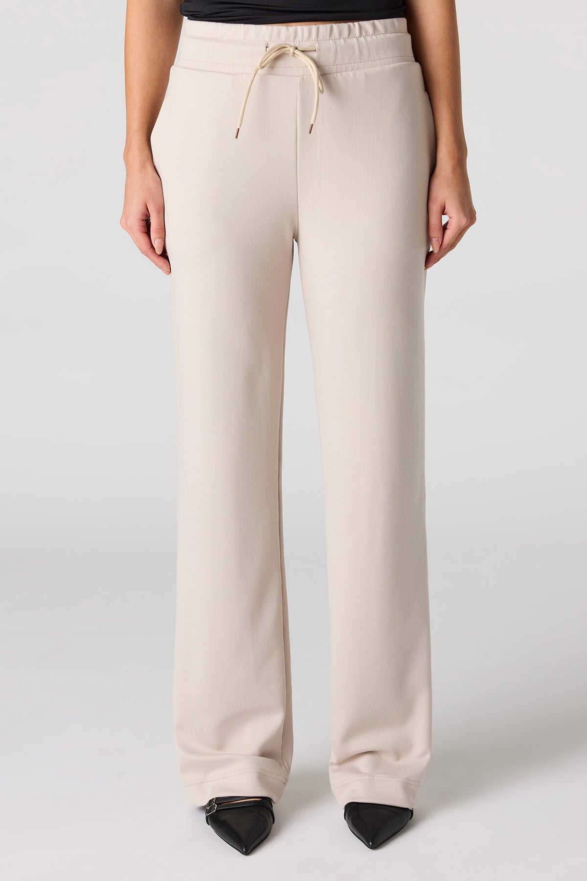 Vue alternative 2. Pantalon habillé à jambe large et taille coulissante
