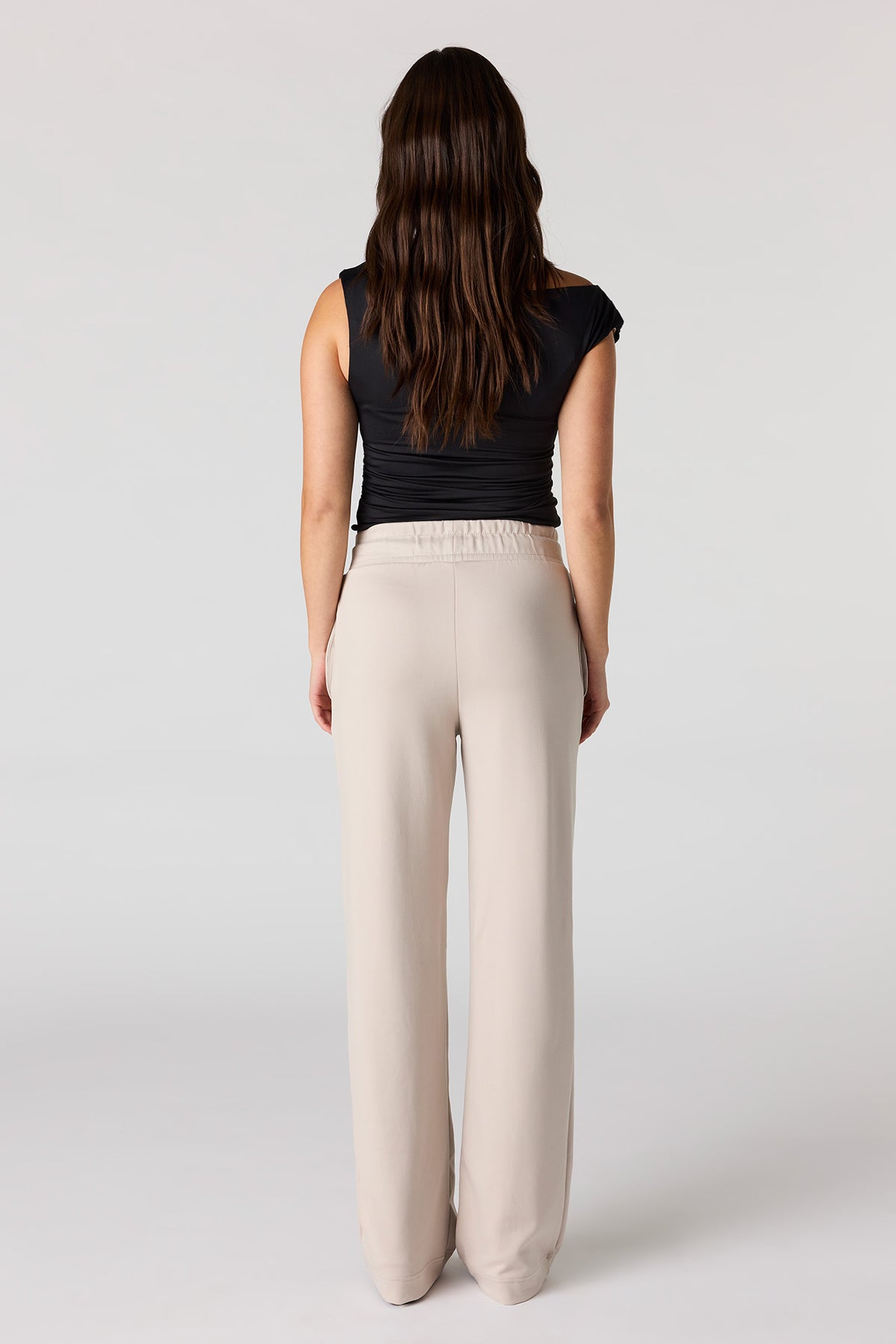 Vue alternative 3. Pantalon habillé à jambe large et taille coulissante