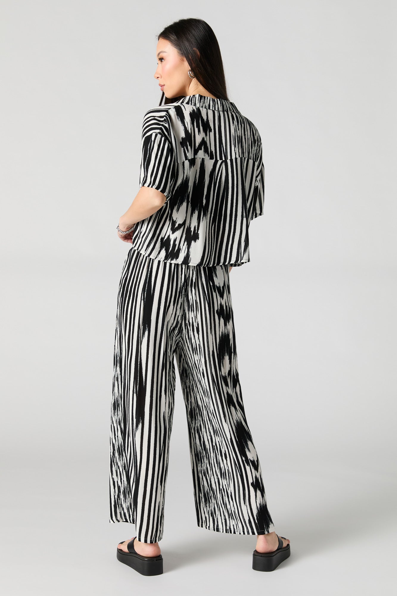 Textured Striped Cropped Wide Leg Pant