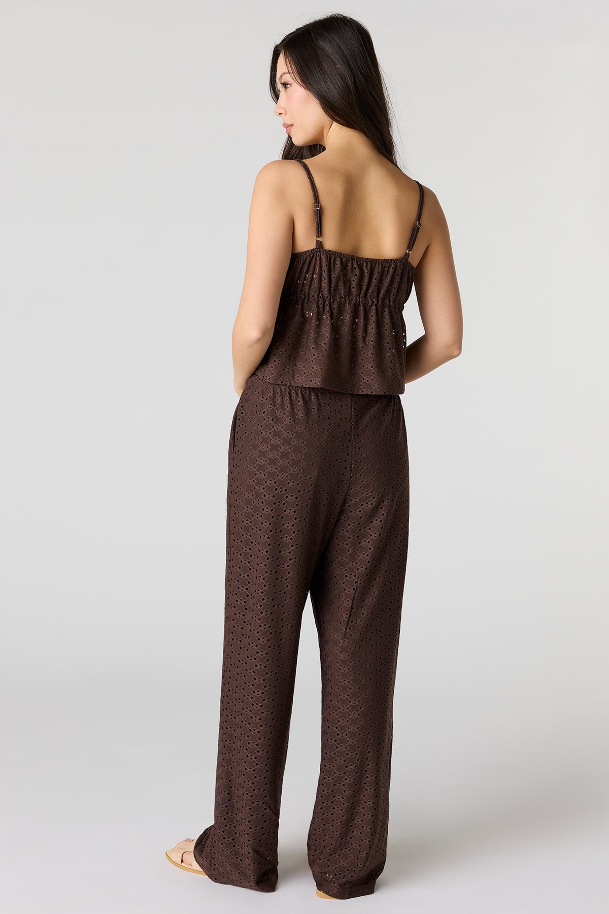 Vue alternative 3. Pantalon décontracté à oeillets