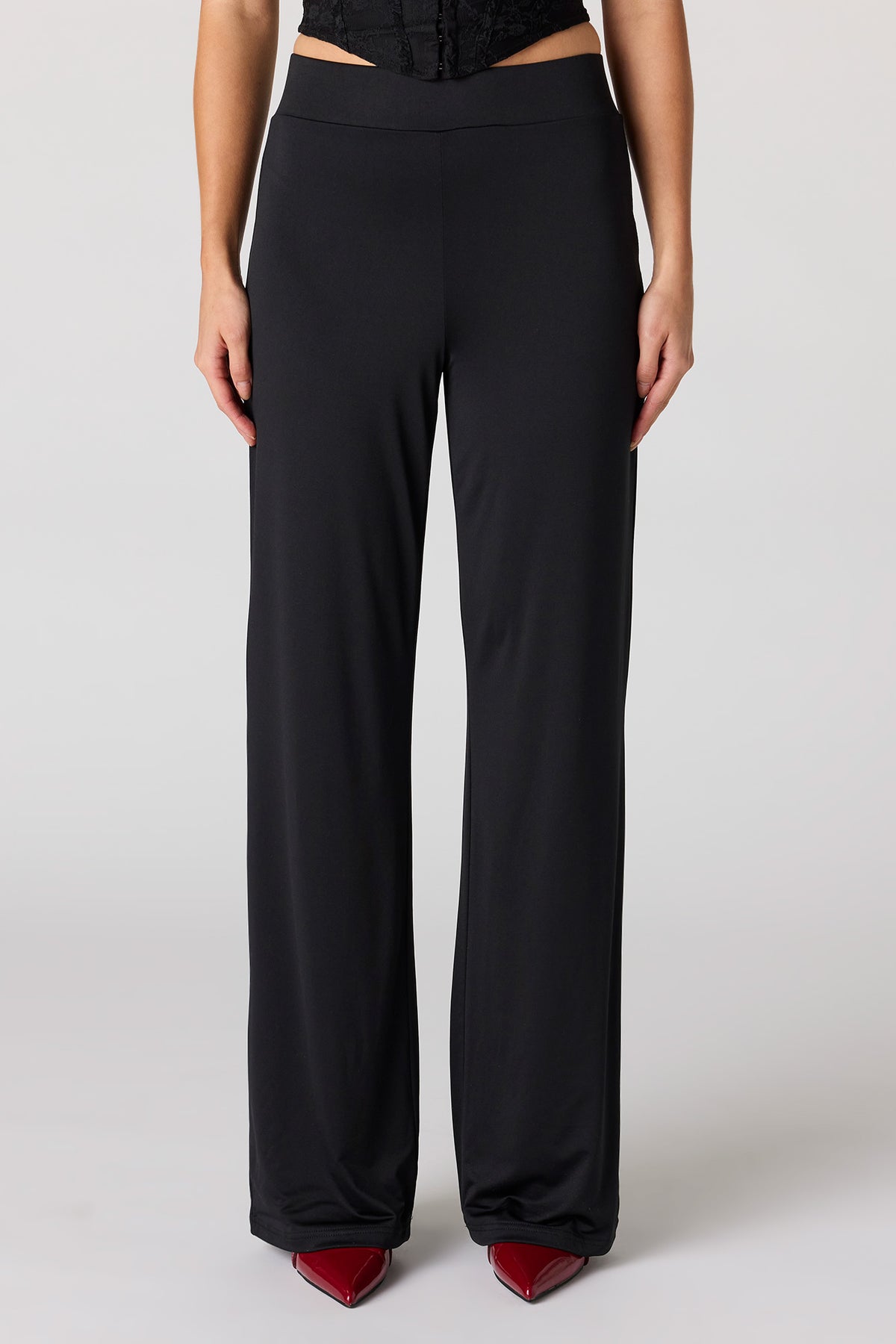 Vue alternative 2. Pantalon profilé à jambe large