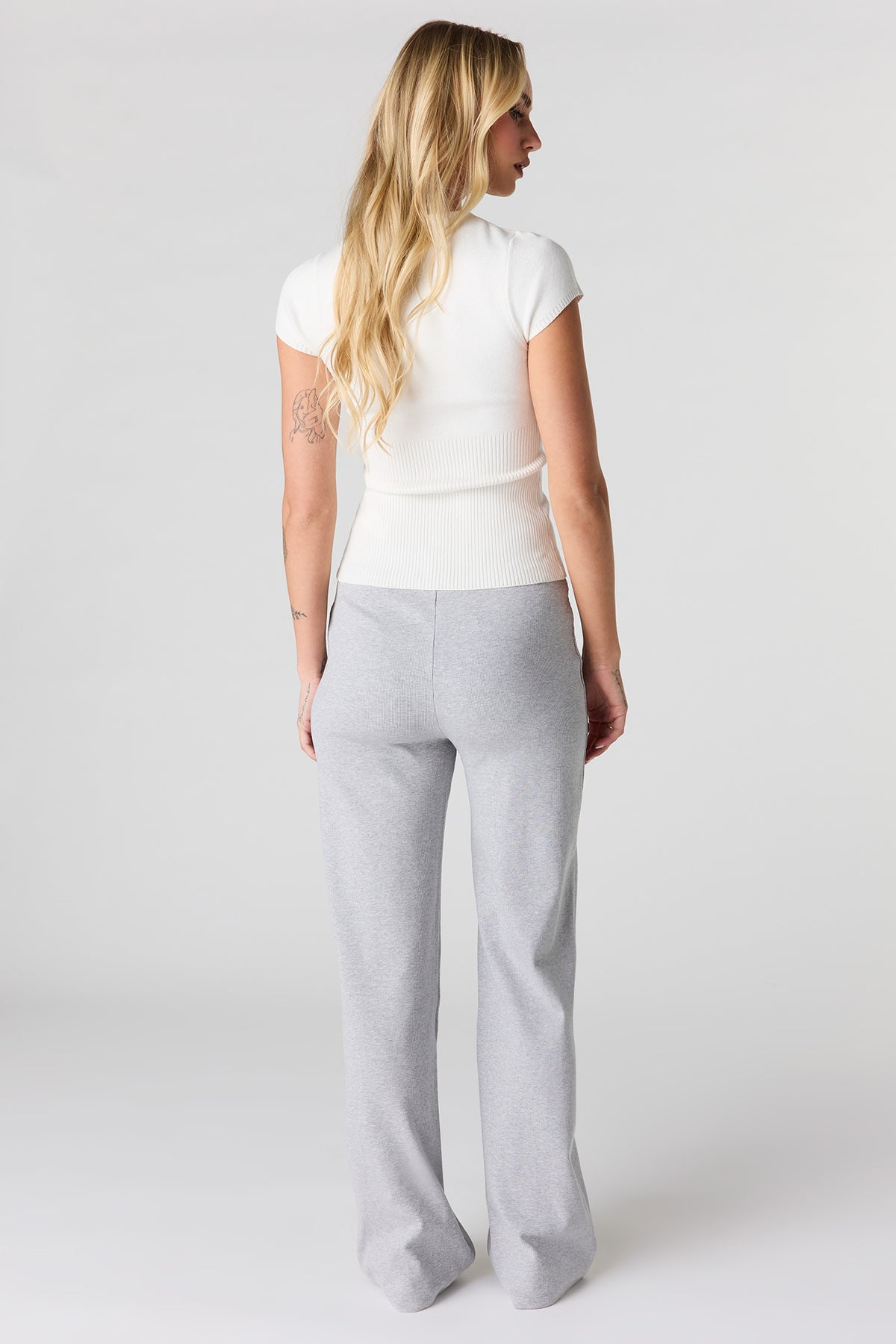 Vue alternative 3. Pantalon côtelé à jambe droite