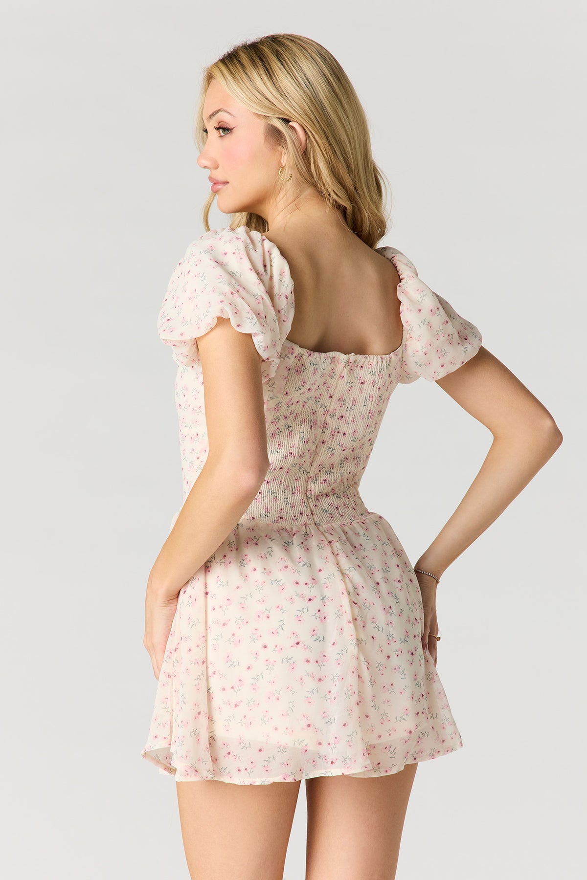 Vue alternative 2. Combi-short en mousseline à petit imprimé floral