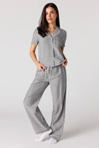 Ensemble pyjama haut boutonné rayé et pantalon