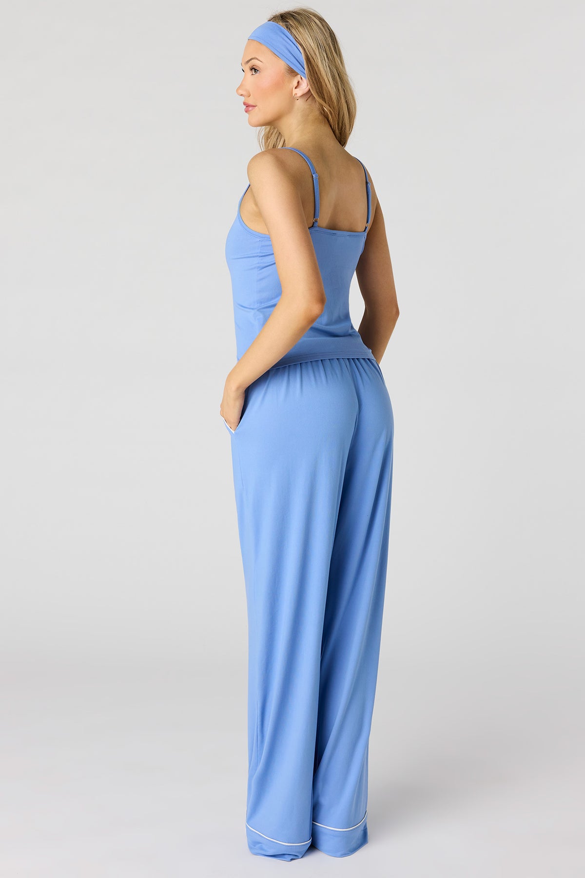 Vue alternative 5. Ensemble pyjama doux avec débardeur, pantalon et bandeau