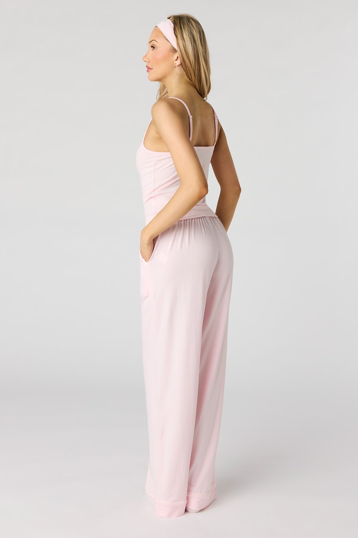 Vue alternative 5. Ensemble pyjama doux avec débardeur, pantalon et bandeau