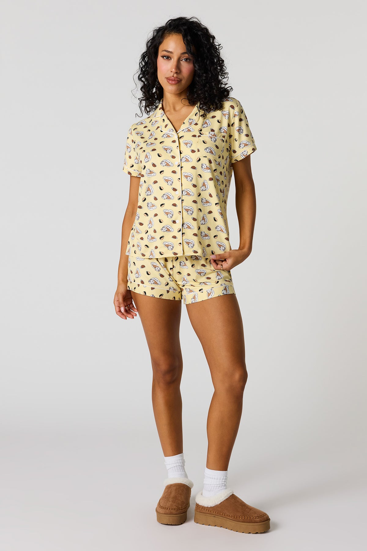 Vue alternative 3. Ensemble pyjama avec haut boutonné doux et short
