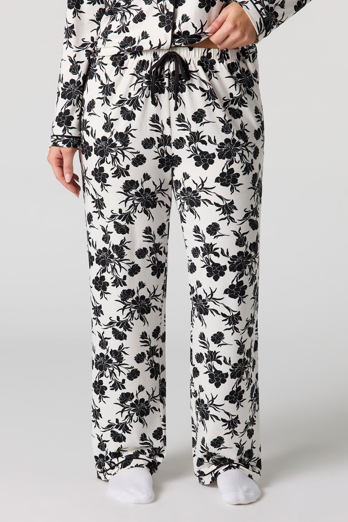 Vue alternative 3. Ensemble pyjama avec chemisier boutonné imprimé et pantalon