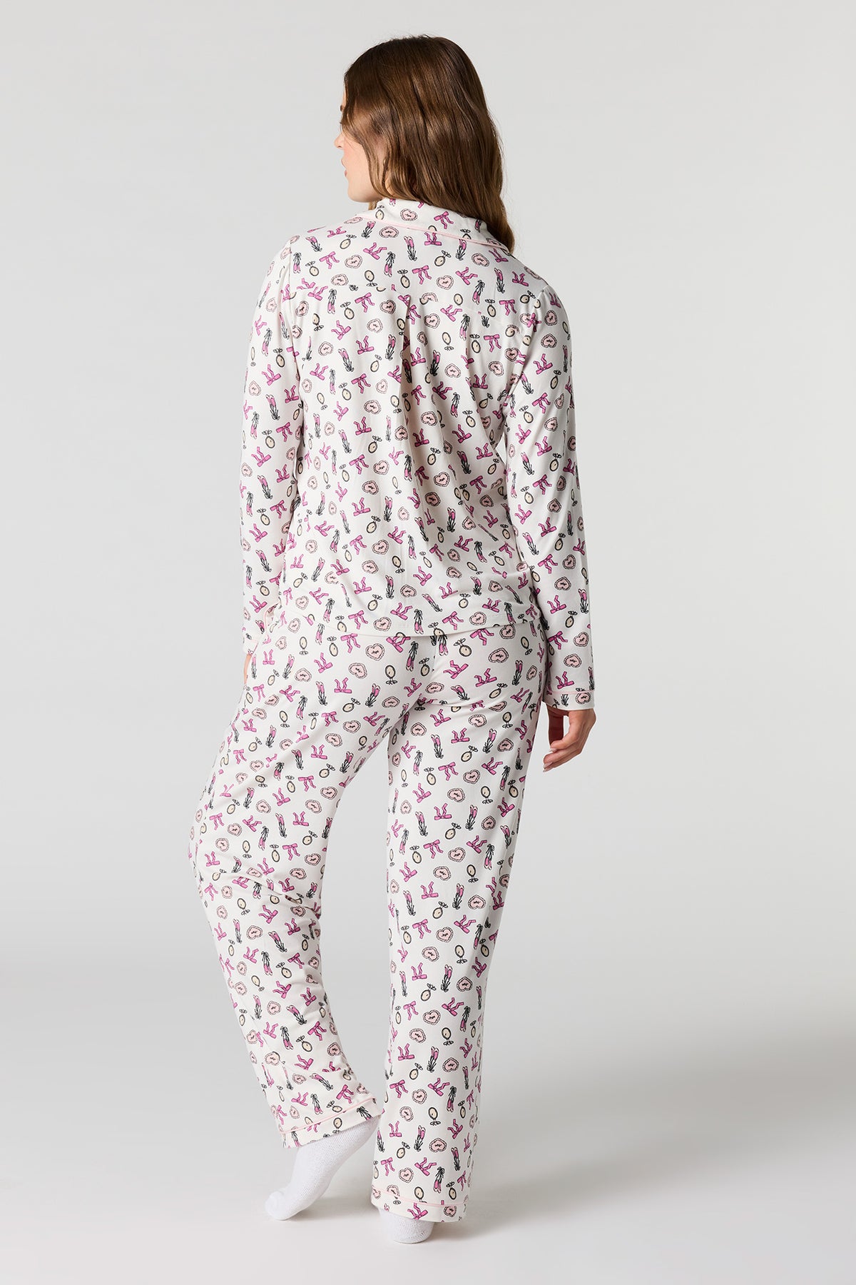 Vue alternative 4. Ensemble pyjama avec chemisier boutonné imprimé et pantalon