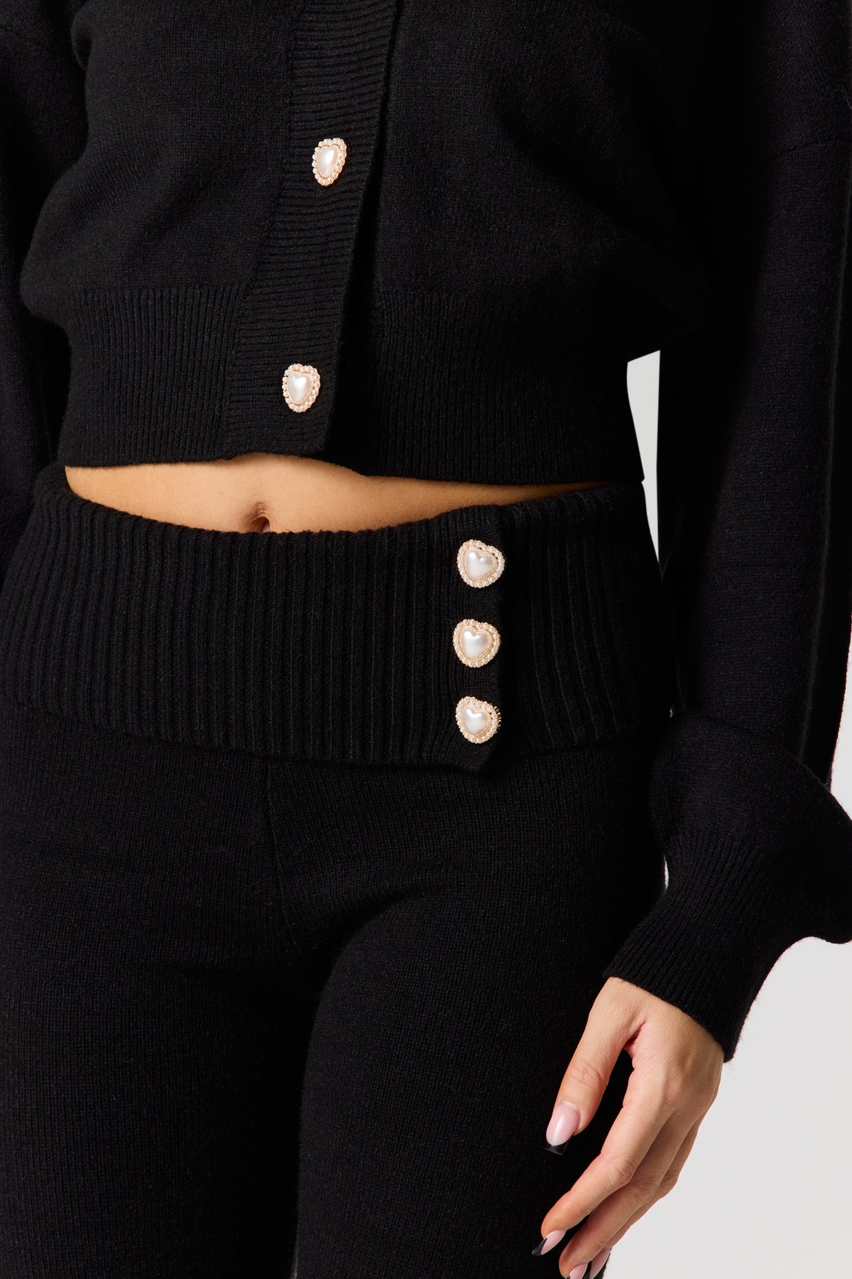Vue alternative 4. Pantalon à jambe évasée en tricot confortable avec taille boutonnée repliée