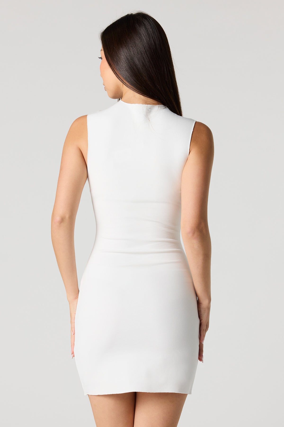 Vue alternative 2. Minirobe sans manches