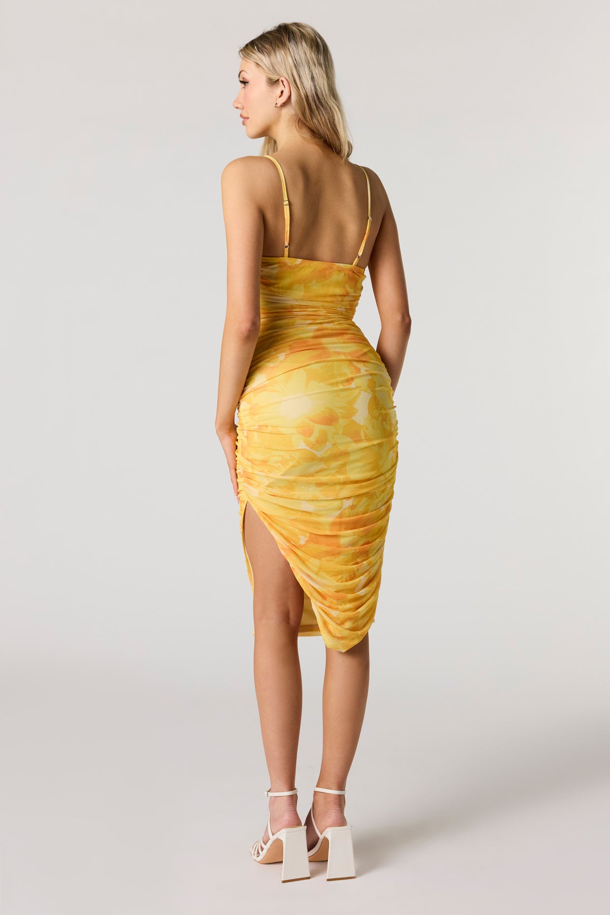 Vue alternative 3. Robe midi ruchée fleurie en filet