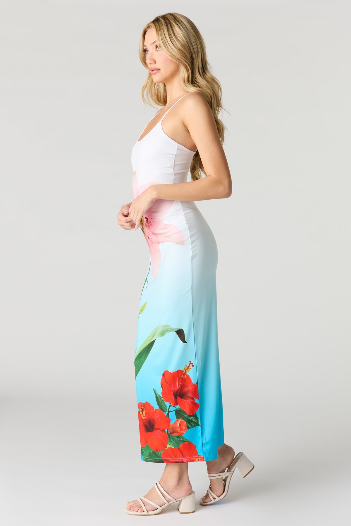 Vue alternative 2. Robe maxi Contour à encolure ronde