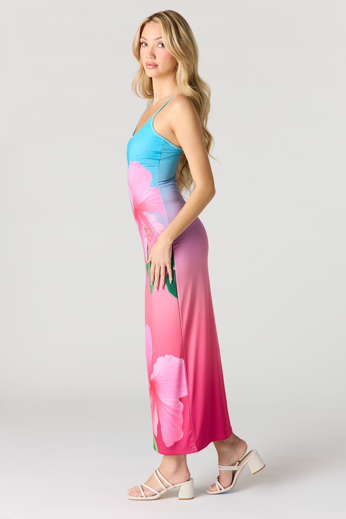 Vue alternative 2. Robe maxi Contour à encolure ronde