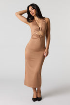 Robe midi bain-de-soleil profilée avec anneau en O métallisé