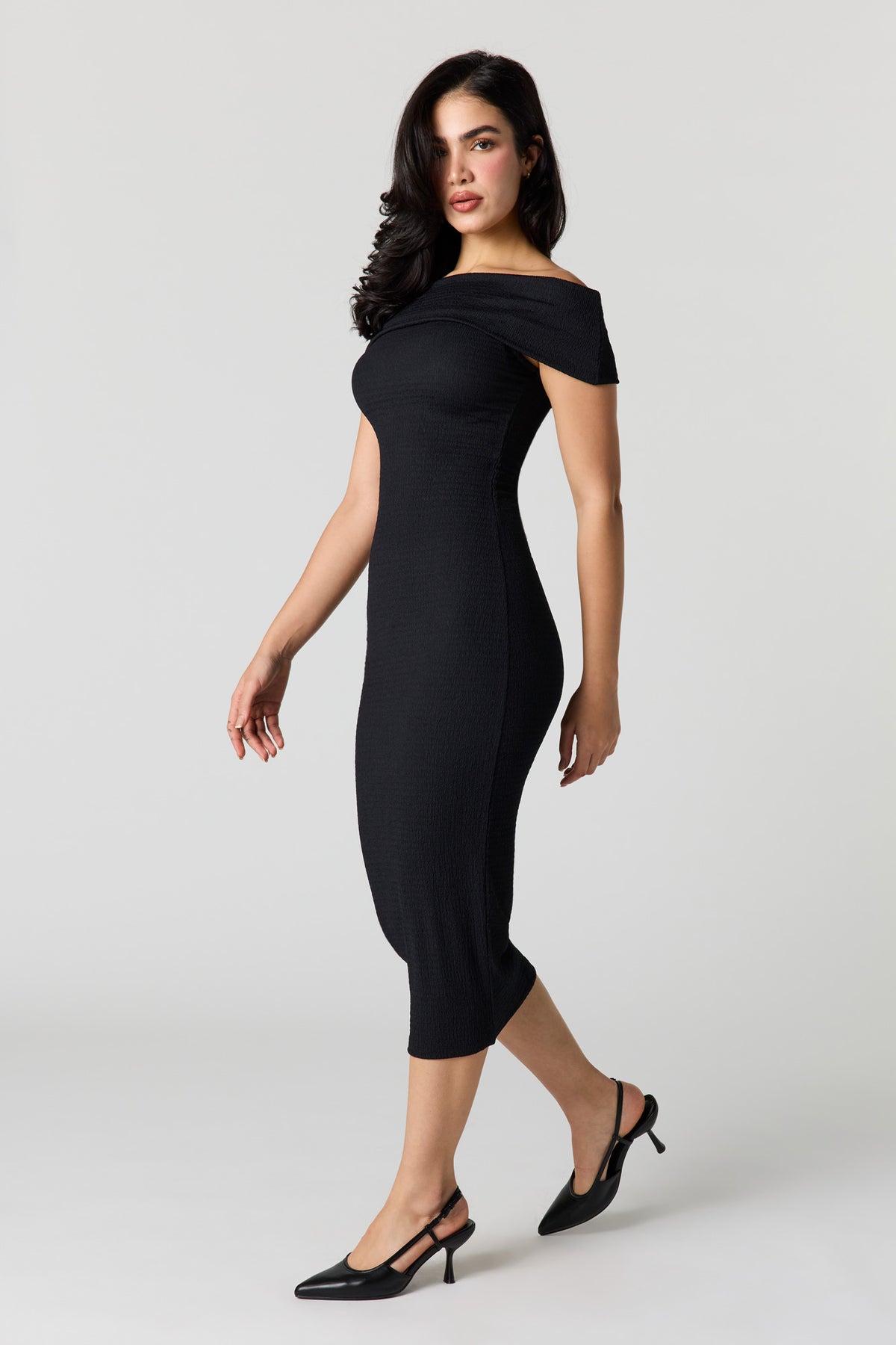 Vue alternative 8. Robe midi texturée à épaules dénudées