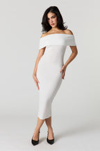 Robe midi texturée à épaules dénudées