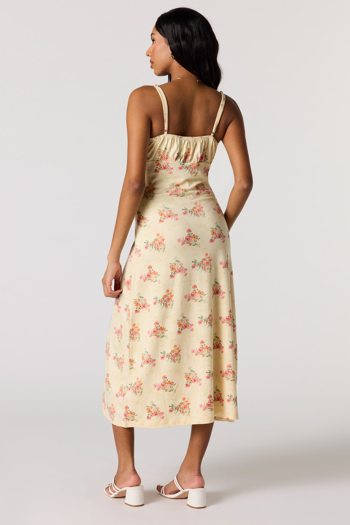 Vue alternative 3. Robe midi trapèze fleurie douce
