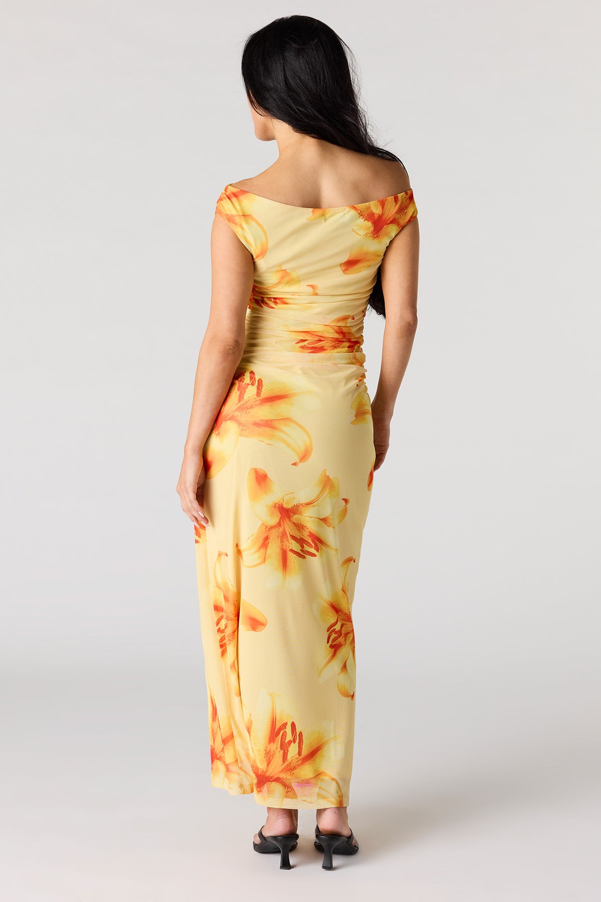 Vue alternative 3. Robe maxi en filet ruché asymétrique