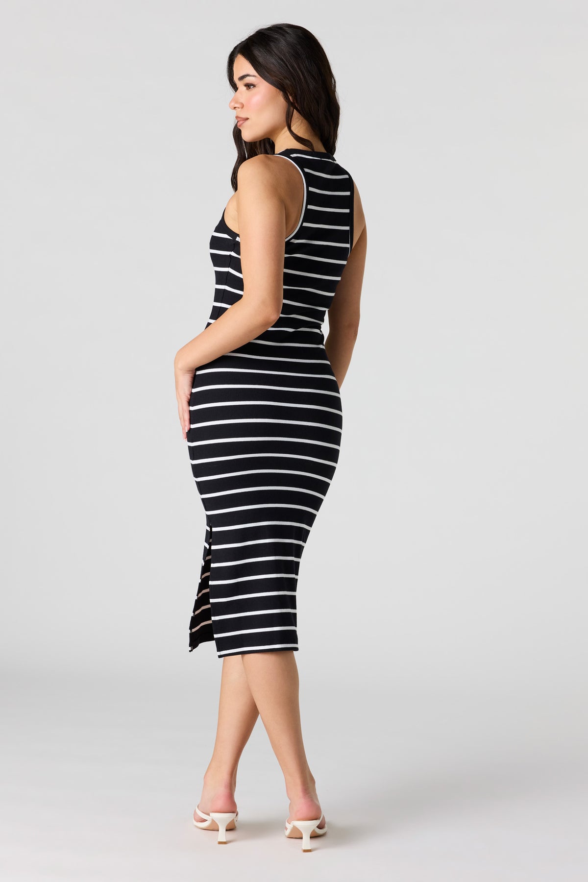 Vue alternative 3. Robe midi côtelée sans manches