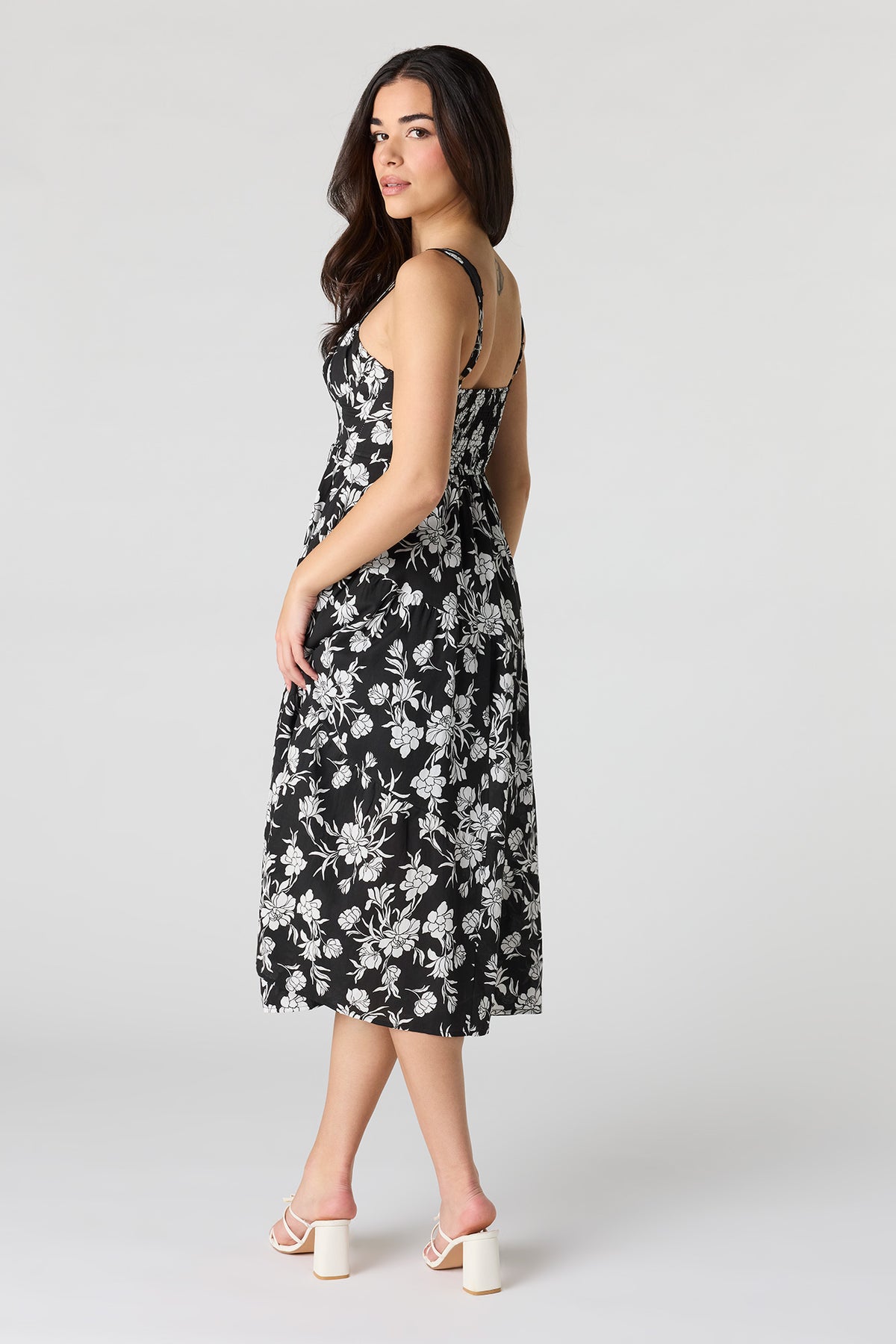 Alt View 3. Sweetheart Neck Midi Dress - Black with White