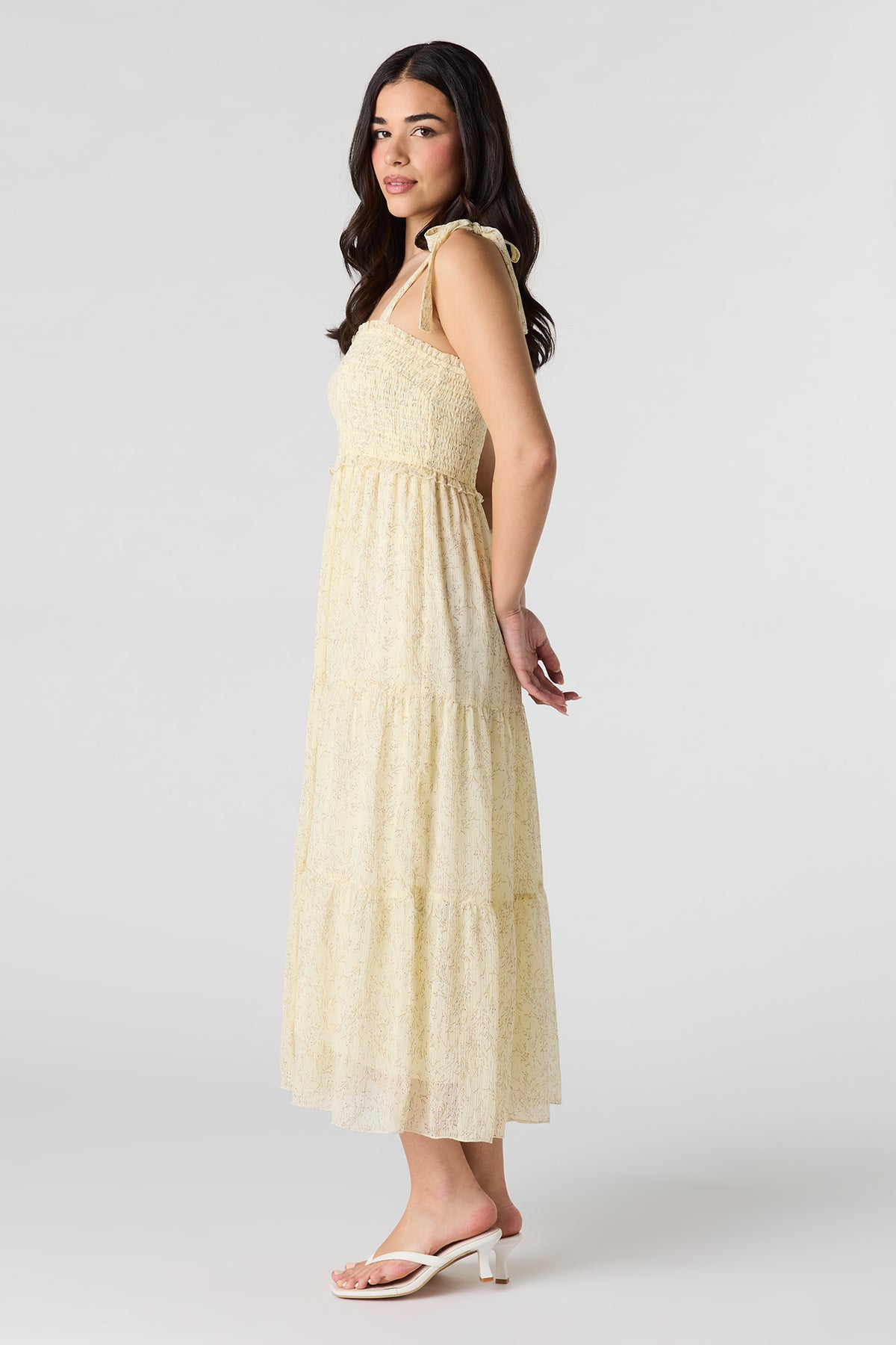 Vue alternative 2. Robe midi volantée smockée en chiffon