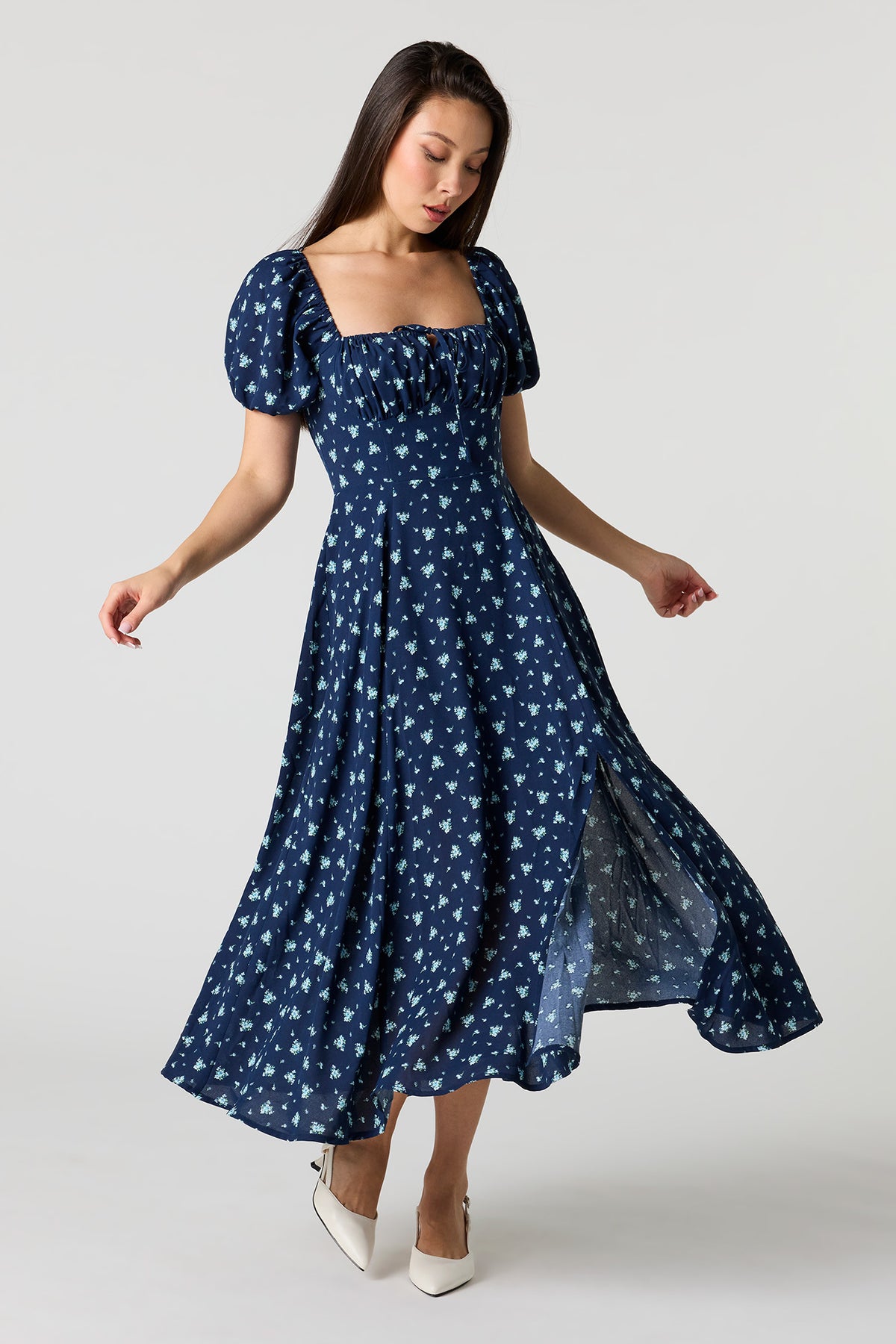 Robe midi fleurie avec manches bouffantes