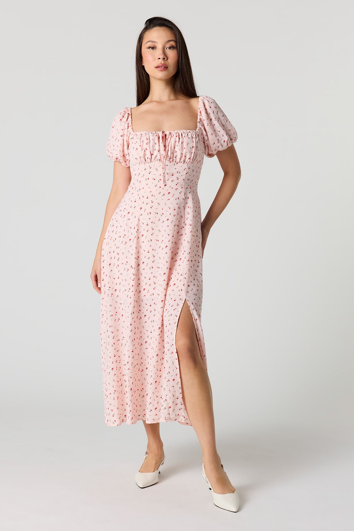 Robe midi fleurie avec manches bouffantes